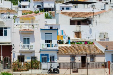 Velez Malaga, İspanya - 24 Ağustos 2018 siesta bir İspanyol şehir, Güney İspanya'nın karakteristik mimari sırasında sokakları boşaltın