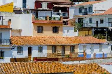 Velez Malaga, İspanya - 24 Ağustos 2018 siesta bir İspanyol şehir, Güney İspanya'nın karakteristik mimari sırasında sokakları boşaltın