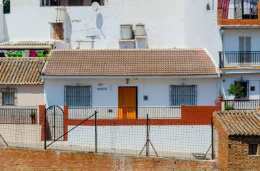 Velez Malaga, İspanya - 24 Ağustos 2018 siesta bir İspanyol şehir, Güney İspanya'nın karakteristik mimari sırasında sokakları boşaltın