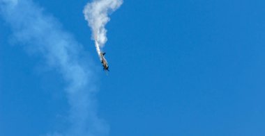 Torre Del Mar, İspanya - 29 Temmuz 2018 uçakları uçan plaj bir sahil kasabasında, Andalusia içinde airshow akrobasi üzerinden