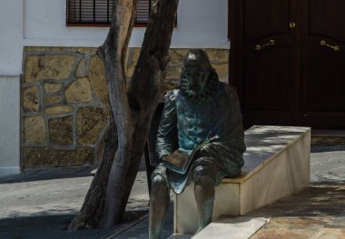 Velez Malaga, İspanya - 24 Ağustos 2018 siesta bir İspanyol şehir, Güney İspanya'nın karakteristik mimari sırasında sokakları boşaltın