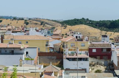 Velez Malaga, İspanya-24 Ağustos 2018 çatılar ve İspanyol şehri binalarda, Güney İspanya'nın karakteristik mimari cephe