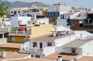 Velez Malaga, İspanya-24 Ağustos 2018 çatılar ve İspanyol şehri binalarda, Güney İspanya'nın karakteristik mimari cephe