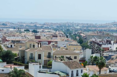Velez Malaga, İspanya-24 Ağustos 2018 çatılar ve İspanyol şehri binalarda, Güney İspanya'nın karakteristik mimari cephe