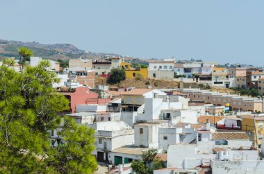 Velez Malaga, İspanya-24 Ağustos 2018 çatılar ve İspanyol şehri binalarda, Güney İspanya'nın karakteristik mimari cephe