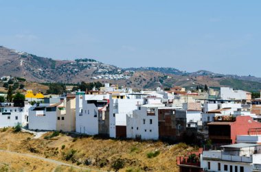 Velez Malaga, İspanya-24 Ağustos 2018 çatılar ve İspanyol şehri binalarda, Güney İspanya'nın karakteristik mimari cephe