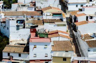 Velez Malaga, İspanya-24 Ağustos 2018 çatılar ve İspanyol şehri binalarda, Güney İspanya'nın karakteristik mimari cephe
