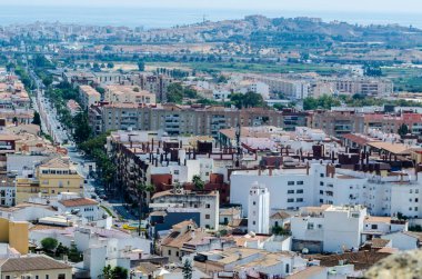 Velez Malaga, İspanya-24 Ağustos 2018 çatılar ve İspanyol şehri binalarda, Güney İspanya'nın karakteristik mimari cephe