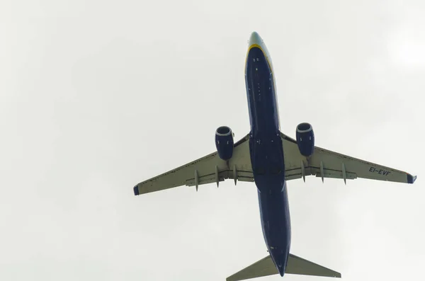 Μάλαγα Ισπανία Μάιος 2018 Επιβατικό Αεροπλάνο Αυξάνεται Επάνω Από Αεροδρόμιο — Φωτογραφία Αρχείου