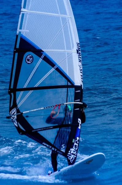 Malaga Espanha Maio 2018 Windurfer Tabuleiro Com Uma Vela Praticando — Fotografia de Stock