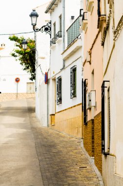 Baena, İspanya - 12 Eylül 2018 boş İspanyol sokaklarda Cordoba, eski Endülüs karakteristik mimarisi yanında küçük bir kasabasında