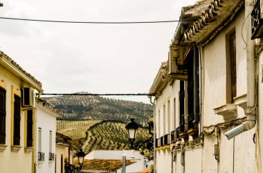 Baena, İspanya - 12 Eylül 2018 boş İspanyol sokaklarda Cordoba, eski Endülüs karakteristik mimarisi yanında küçük bir kasabasında