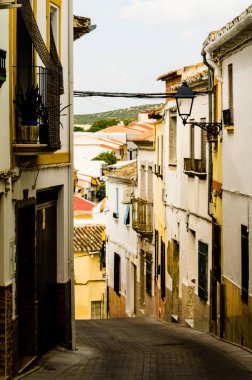 Baena, İspanya - 12 Eylül 2018 boş İspanyol sokaklarda Cordoba, eski Endülüs karakteristik mimarisi yanında küçük bir kasabasında