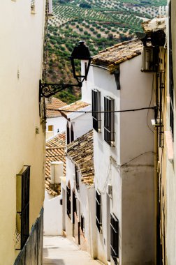 Baena, İspanya - 12 Eylül 2018 boş İspanyol sokaklarda Cordoba, eski Endülüs karakteristik mimarisi yanında küçük bir kasabasında