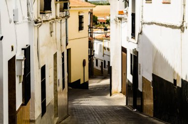 Baena, İspanya - 12 Eylül 2018 boş İspanyol sokaklarda Cordoba, eski Endülüs karakteristik mimarisi yanında küçük bir kasabasında
