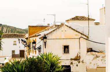 Baena, İspanya - Cordoba, eski Endülüs karakteristik mimarisi yanında eski bir İspanyol şehir panoraması 12 Eylül 2018 A