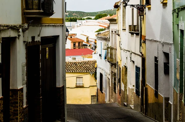 Baena, İspanya - 12 Eylül 2018 boş İspanyol sokaklarda Cordoba, eski Endülüs karakteristik mimarisi yanında küçük bir kasabasında