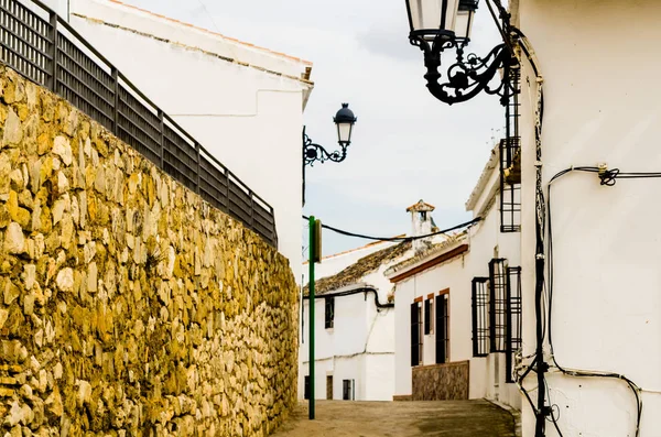 Baena, İspanya - 12 Eylül 2018 boş İspanyol sokaklarda Cordoba, eski Endülüs karakteristik mimarisi yanında küçük bir kasabasında