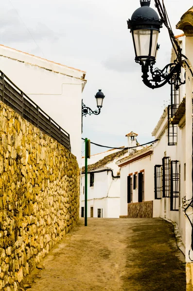 Baena, İspanya - 12 Eylül 2018 boş İspanyol sokaklarda Cordoba, eski Endülüs karakteristik mimarisi yanında küçük bir kasabasında