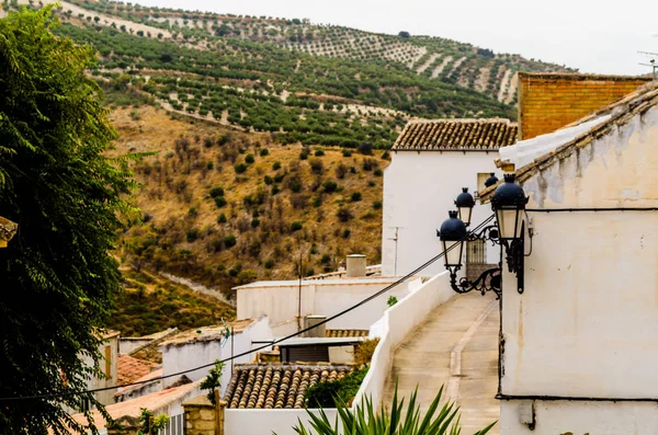 Baena, İspanya - Cordoba, eski Endülüs karakteristik mimarisi yanında eski bir İspanyol şehir panoraması 12 Eylül 2018 A