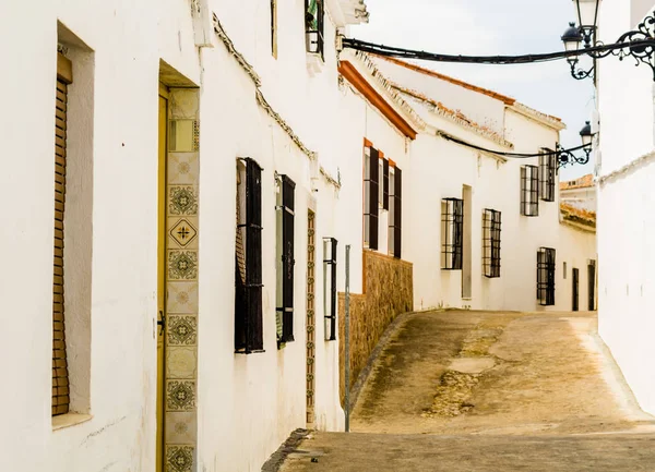 Baena, İspanya - 12 Eylül 2018 boş İspanyol sokaklarda Cordoba, eski Endülüs karakteristik mimarisi yanında küçük bir kasabasında