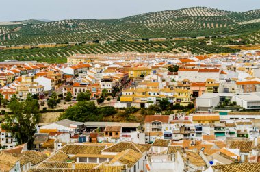 Baena, İspanya - Cordoba, eski Endülüs karakteristik mimarisi yanında eski bir İspanyol şehir panoraması 12 Eylül 2018 A