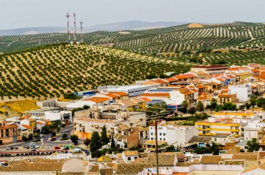 Baena, İspanya - Cordoba, eski Endülüs karakteristik mimarisi yanında eski bir İspanyol şehir panoraması 12 Eylül 2018 A