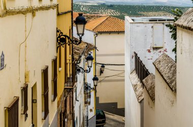 Baena, İspanya - 12 Eylül 2018 boş İspanyol sokaklarda Cordoba, eski Endülüs karakteristik mimarisi yanında küçük bir kasabasında