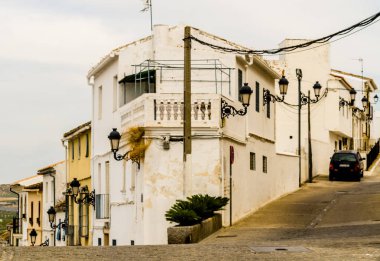 Baena, İspanya - 12 Eylül 2018 boş İspanyol sokaklarda Cordoba, eski Endülüs karakteristik mimarisi yanında küçük bir kasabasında