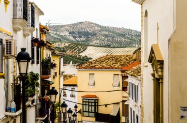 Baena, İspanya - 12 Eylül 2018 boş İspanyol sokaklarda Cordoba, eski Endülüs karakteristik mimarisi yanında küçük bir kasabasında