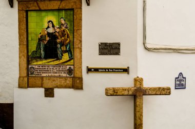 Baena, İspanya - 12 Eylül 2018 boş İspanyol sokaklarda Cordoba, eski Endülüs karakteristik mimarisi yanında küçük bir kasabasında