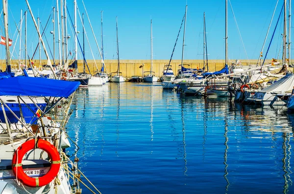 Torredembarra Espanha Setembro 2017 Uma Bela Marina Com Iates Luxo — Fotografia de Stock