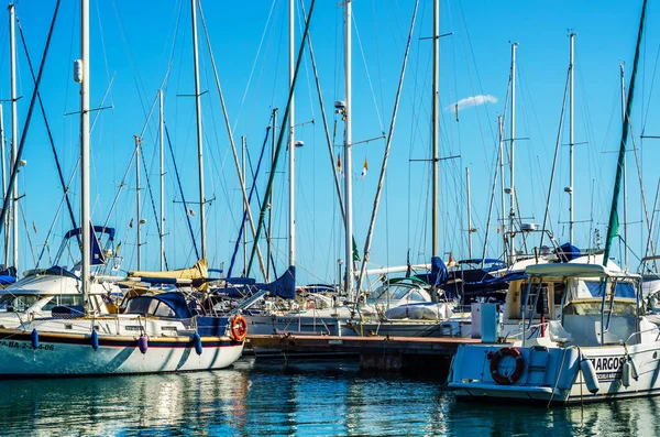 Torredembarra Spanya Lüks Yatların Motorlu Tekneler Turistik Sahil Kasaba Torredembarra — Stok fotoğraf