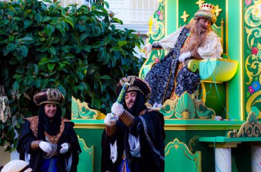 Velez Malaga, İspanya - 5 Ocak 2018 geçit Epiphany tatil vesilesiyle Malaga Eyaleti, tatil günü, alayı