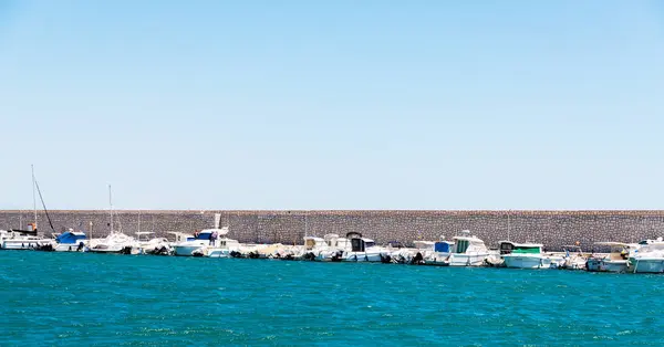 Fuengirola España Abril 2018 Hermoso Puerto Deportivo Con Yates Lujo —  Fotos de Stock