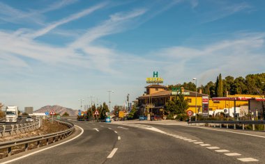 Granada İspanya, Aralık 15, 2018 A-92 ekspres şehir Granada İspanya, Avrupa yol altyapı önde gelen