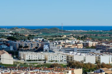 Vera, İspanya - Almeria, eski Endülüs karakteristik mimarisi yanında eski bir İspanyol şehir panoraması 25 Ocak 2019 A