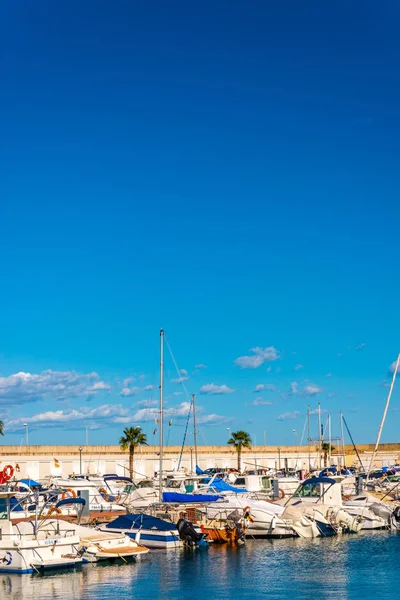 Торредембарра Испания Сентября 2017 Красивая Гавань Роскошными Яхтами Моторными Лодками — стоковое фото