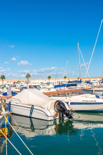 Torredembarra Espanha Setembro 2017 Uma Bela Marina Com Iates Luxo — Fotografia de Stock