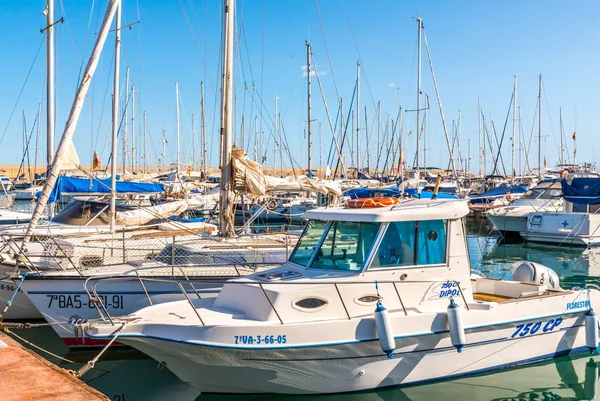 Torredembarra Espanha Setembro 2017 Uma Bela Marina Com Iates Luxo — Fotografia de Stock