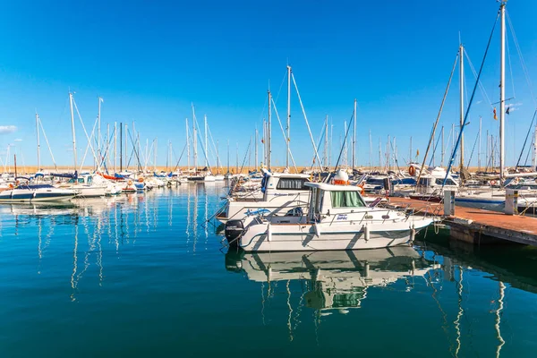 Torredembarra Espanha Setembro 2017 Uma Bela Marina Com Iates Luxo — Fotografia de Stock