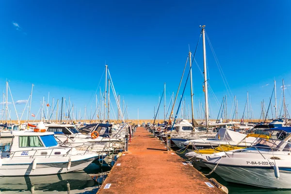 Torredembarra Espanha Setembro 2017 Uma Bela Marina Com Iates Luxo — Fotografia de Stock