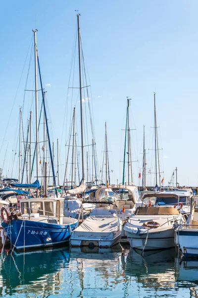 Torredembarra Espanha Setembro 2017 Uma Bela Marina Com Iates Luxo — Fotografia de Stock