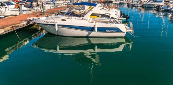 Torredembarra Spanje September 2017 Mooie Jachthaven Met Luxe Jachten Motorboten — Stockfoto