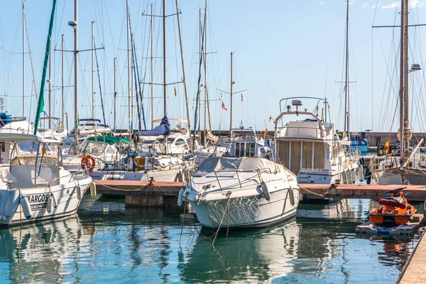 Torredembarra Espanha Setembro 2017 Uma Bela Marina Com Iates Luxo — Fotografia de Stock