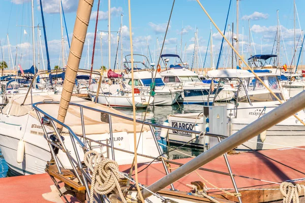 Torredembarra Spanya Lüks Yatların Motorlu Tekneler Turistik Sahil Kasaba Torredembarra — Stok fotoğraf