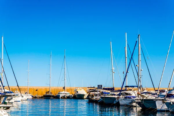 Torredembarra Spanien September 2017 Ein Schöner Yachthafen Mit Luxusyachten Und — Stockfoto