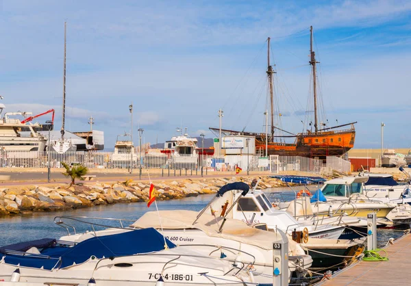 Garrucha Spain Января 2019 Красивая Гавань Роскошными Яхтами Моторными Лодками — стоковое фото