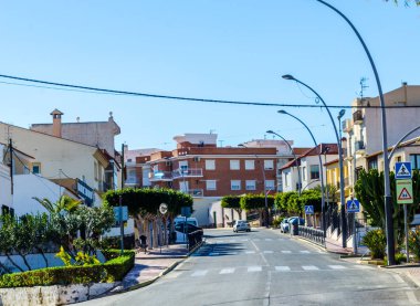 Antas, İspanya - 26 Ocak 2019 boş İspanyol sokaklarda Almeria, eski Endülüs karakteristik mimarisi yanında küçük bir kasabasında