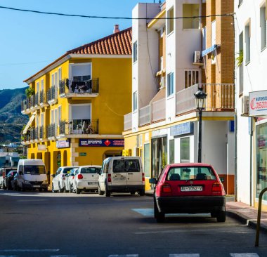 Antas, İspanya - 26 Ocak 2019 boş İspanyol sokaklarda Almeria, eski Endülüs karakteristik mimarisi yanında küçük bir kasabasında